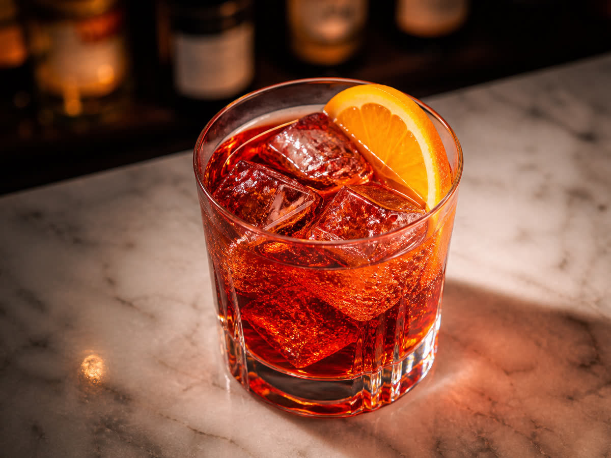 Negroni Sbagliato cocktail in a rocks glass — Prosecco